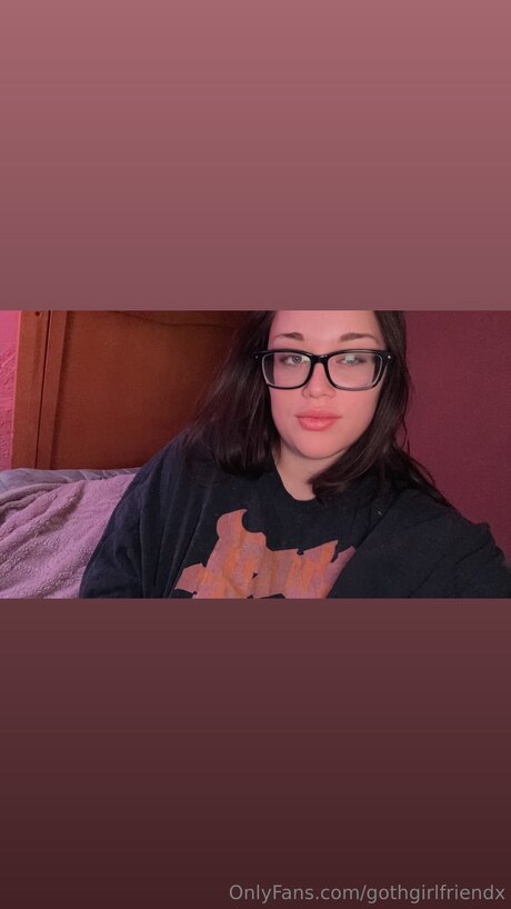 Обнаженная фотография утечки OnlyFans от Gothgirlfriendx