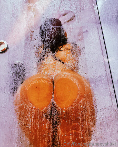 Обнаженная фотография утечки OnlyFans от Heeyshakti