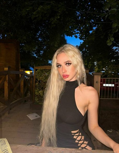 Alasti lekkinud OnlyFans-i pilt Teachori