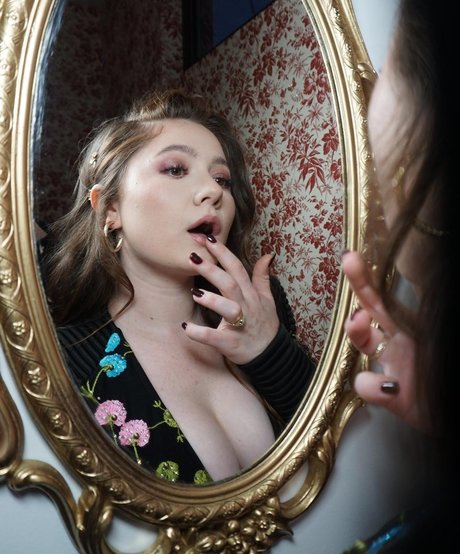 Alaston vuotanut OnlyFans-kuva Emma Kenney