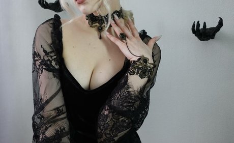 Nahá fotka uniklých OnlyFans od Allotrop