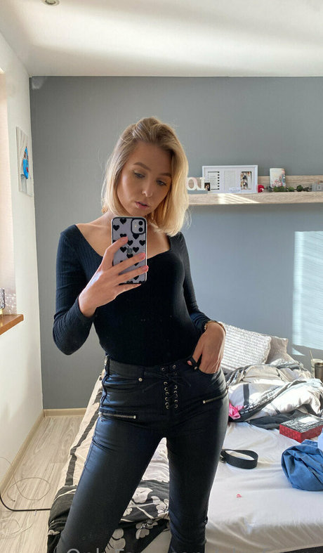 Nahá fotka uniklých OnlyFans od Elsafoxxx