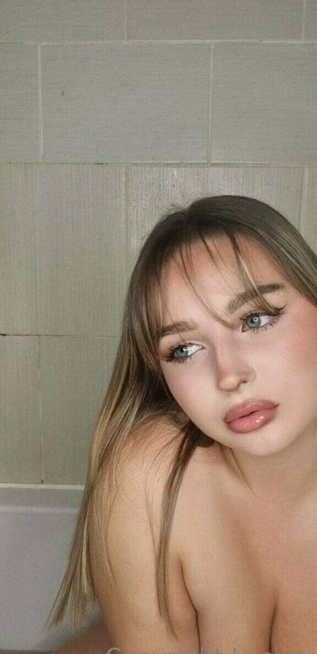 Nahá fotka uniklých OnlyFans od Uktittygoddess