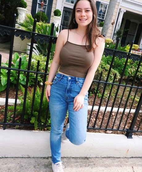 Deena E