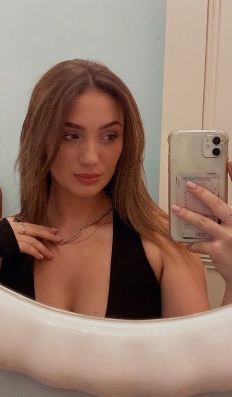 Обнаженная фотография утечки OnlyFans от Rosie Bentham