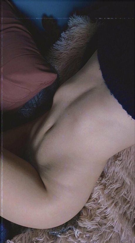 Naken lekkede OnlyFans-bilde av Deniedlilly
