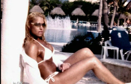 Nahá fotka uniklých OnlyFans od Trish Stratus