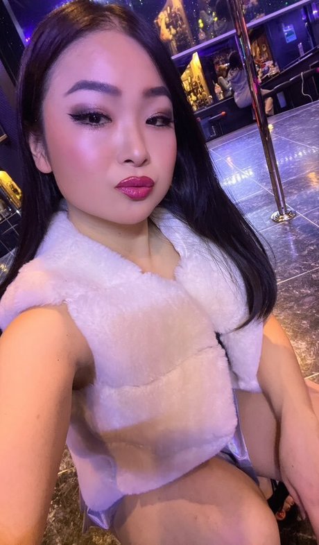 Nahá fotka uniklých OnlyFans od Childish Lina