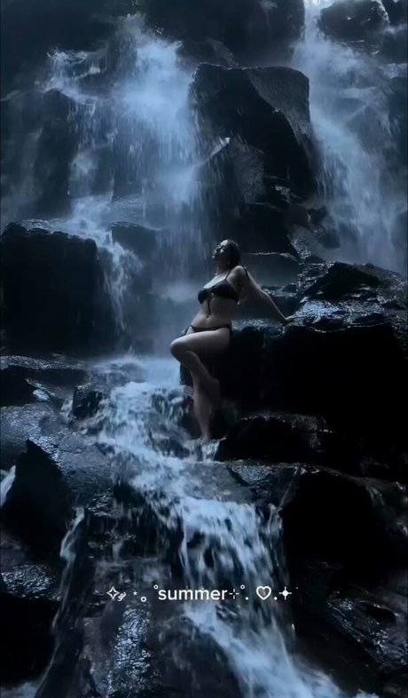 Nahá fotka uniklých OnlyFans od Miafitz