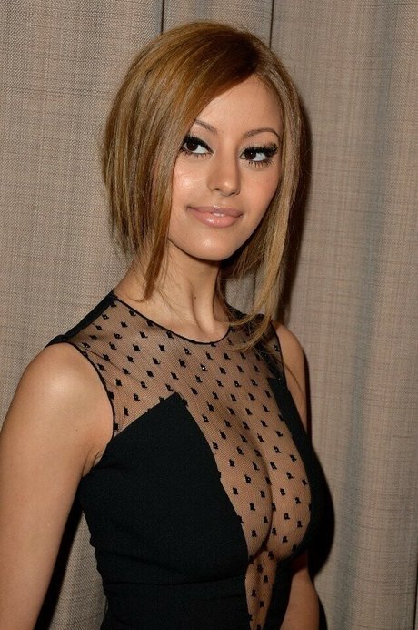 Zahia Dehar OnlyFans泄露裸照