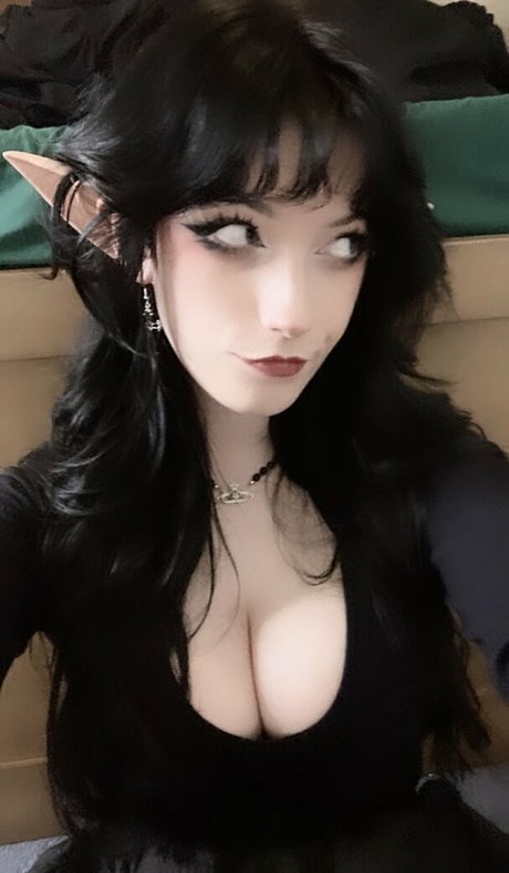 Naken lekkede OnlyFans-bilde av Ameliimoo