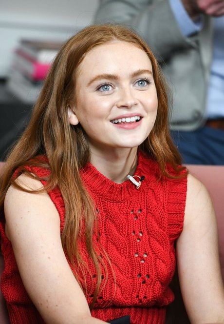 Naken lekkede OnlyFans-bilde av Sadie Sink