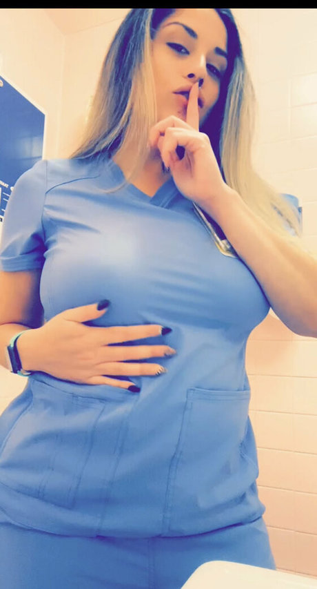 Naakte gelekte OnlyFans-foto van Brendababypremium