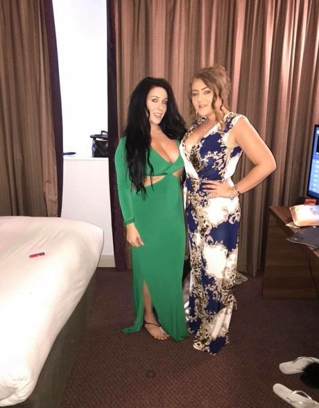 Naakte gelekte OnlyFans-foto van Kelly Louise Sheridan