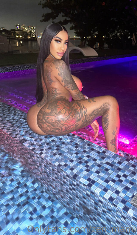 Nahá fotka uniklých OnlyFans od Zenmami