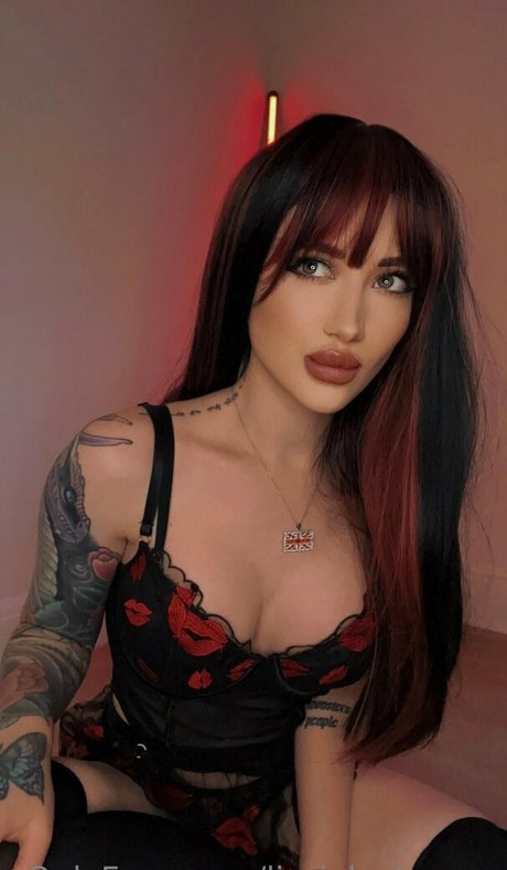 Lizzie Le Strange OnlyFans 유출 누드 사진