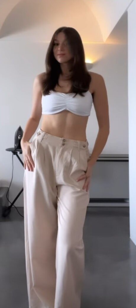 Nahá fotka uniklých OnlyFans od Kira Kosarin
