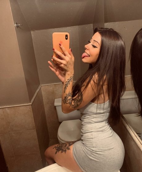 Nahá fotka uniklých OnlyFans od Sofievanns