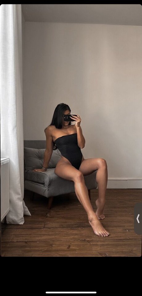 Nahá fotka uniklých OnlyFans od Leah Shutkever