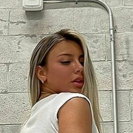 Nahá fotka uniklých OnlyFans od Laura Isabela Leon