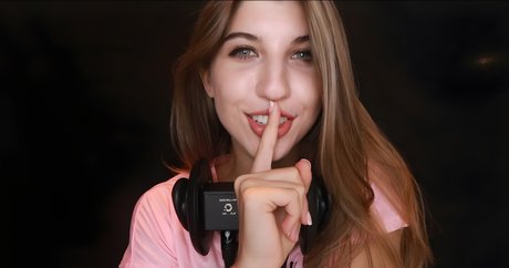 Frivolousfox Asmr