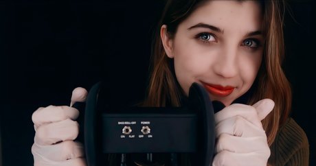 Naken lekkede OnlyFans-bilde av Frivolousfox Asmr