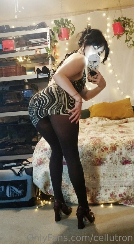 Nahá fotka uniklých OnlyFans od Cellutron