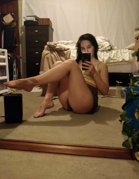 Alasti lekkinud OnlyFans-i pilt Cellutron