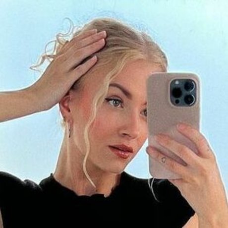Naken lekkede OnlyFans-bilde av Mimi Lintrup