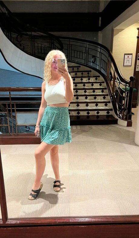 Nahá fotka uniklých OnlyFans od Mimi Lintrup