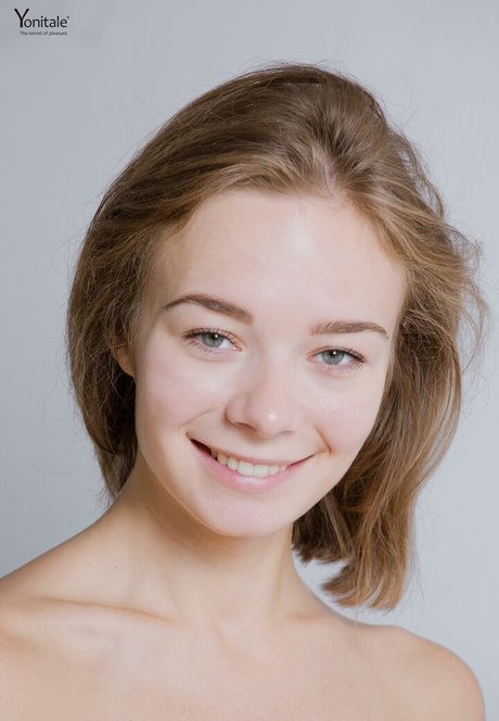 Naken lekkede OnlyFans-bilde av Madeline Y