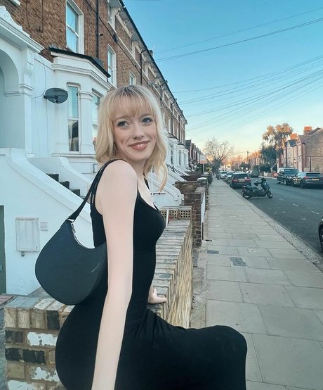 Amybeth McNulty