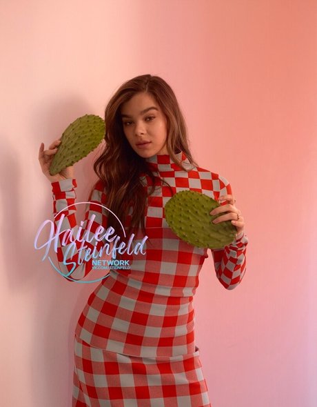 Hailee Steinfeld