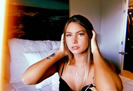 Nahá fotka uniklých OnlyFans od Cydneekinslow