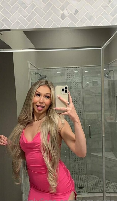 Nahá fotka uniklých OnlyFans od Samisinss