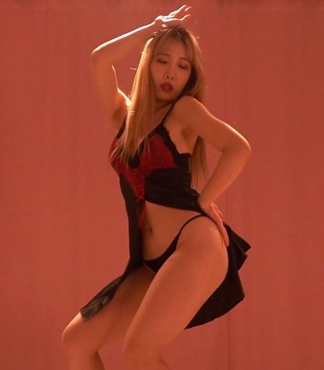 Nahá fotka uniklých OnlyFans od Waveya