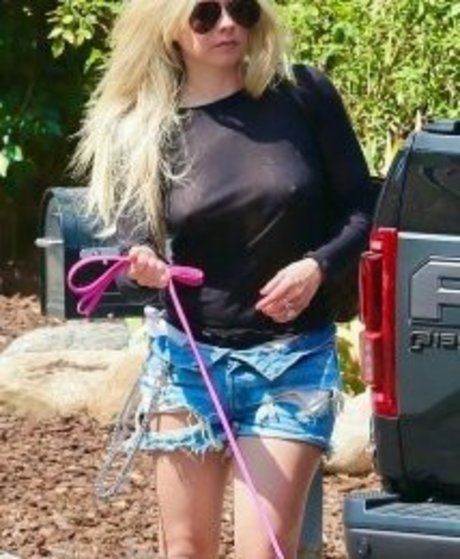 Avril Lavigne  nude leaked OnlyFans photo