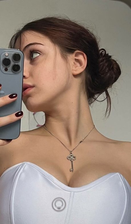 Naken lekkede OnlyFans-bilde av Akyuliych