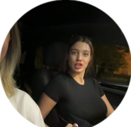 Nahá fotka uniklých OnlyFans od Akyuliych
