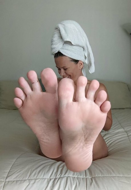 Обнаженная фотография утечки OnlyFans от Loveleearches