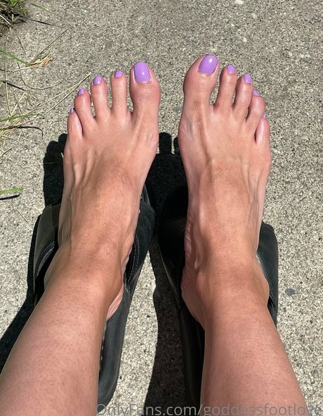 Goddessfootlove