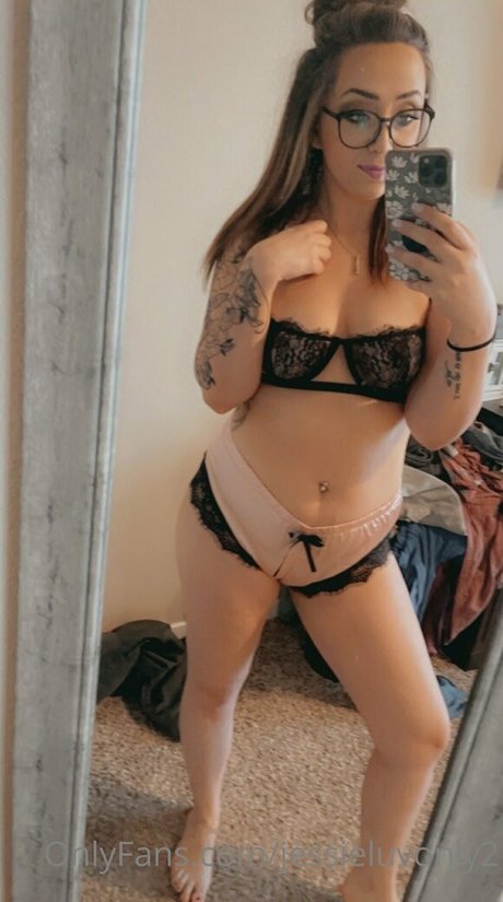 Foto di nudo di fuga di OnlyFans di Jessieluvonly2