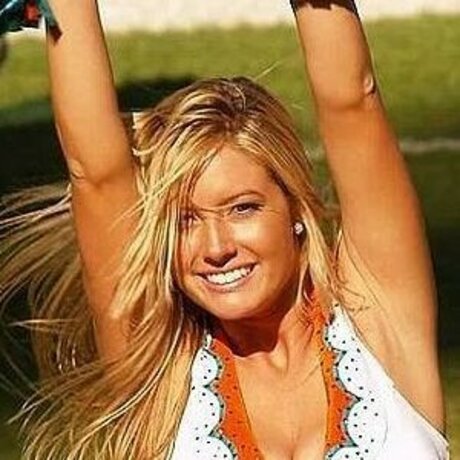 Sexy Cheerleaders