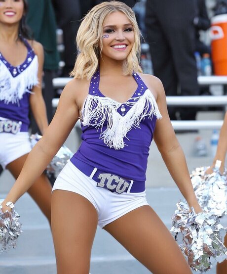 Sexy Cheerleaders