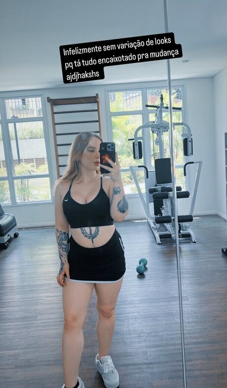 Nøgent lækket OnlyFans-billede af Leticia Motta