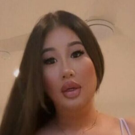 Naken läckt OnlyFans-bild av Asiansakiii