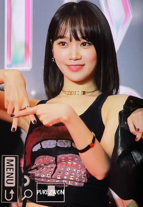 Kim Chaewon