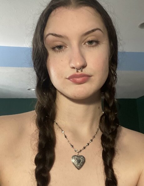 Nahá fotka uniklých OnlyFans od Violetxstar Deathbyviolet