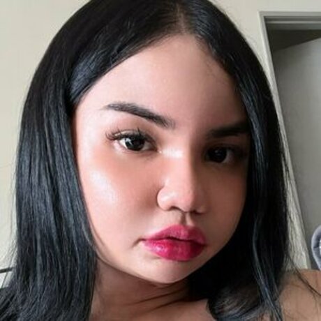 Alaston vuotanut OnlyFans-kuva Baby Qasha