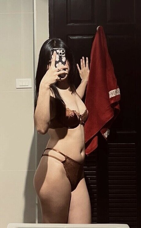 Nahá fotka uniklých OnlyFans od Nattarika Natt